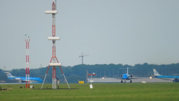 KLM Cityhopper Fokker F70 отправление — стоковое видео