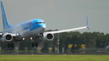 TUI sinek Boeing 737 açılış