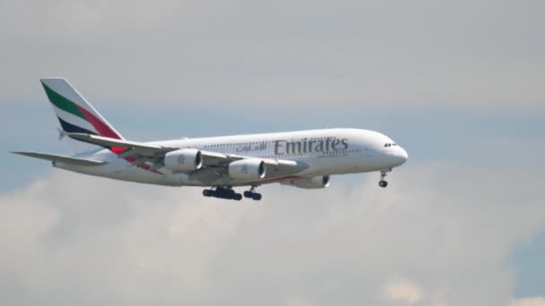 Amsterdam Paesi Bassi Luglio 2017 Emirates Airbus 380 Avvicinamento Prima — Video Stock