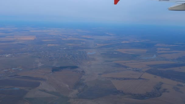 Vue aérienne depuis l'avion au départ — Video