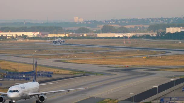 Lufthansa Airbus 320 rodaje — Vídeos de Stock