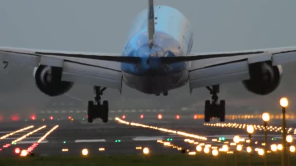 KLM Boeing 777 lądowanie — Wideo stockowe