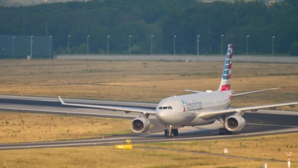タキシング アメリカ航空エアバス A330 — ストック動画