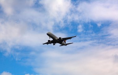 Embraer gökyüzünde uçar