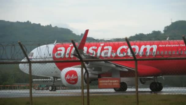 AirAsia Airbus 320 taxi — Video Stock