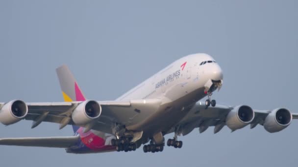 亚洲空客380起飞 — 图库视频影像