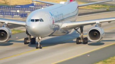 Amerikan Hava Yolları'nın Airbus A330 Taksilemek