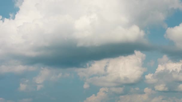 Облачный ландшафт во времени — стоковое видео