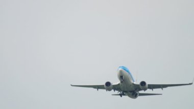 KLM Boeing 737 kalkışı