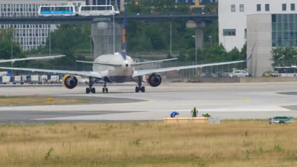 Φρανκφούρτη Στον Μάιν Γερμανία Ιουλίου 2017 Icelandair Boeing 767 Τροχοδρόμησης — Αρχείο Βίντεο