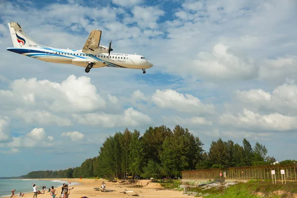 Avión sobre la playa — Foto de Stock