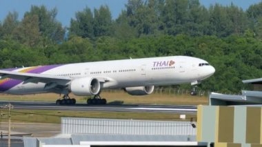 Thai Airways Boeing 777 açılış