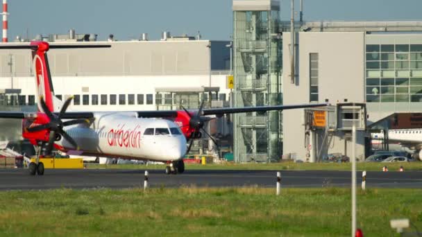 Tráfego do aeroporto de Dusseldorf — Vídeo de Stock