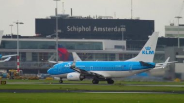 KLM Boeing 737 kalkışı