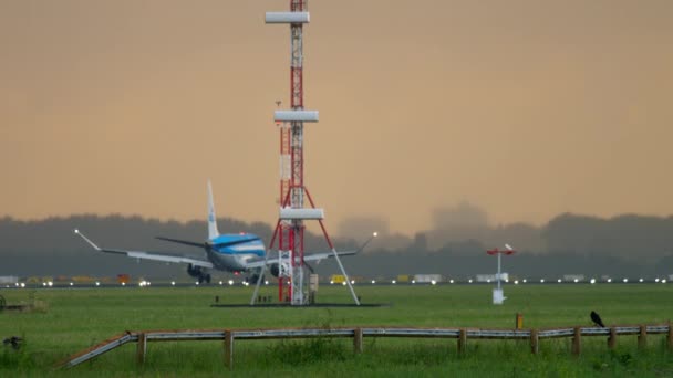 KLM Cityhopper Embraer aterrissagem — Vídeo de Stock