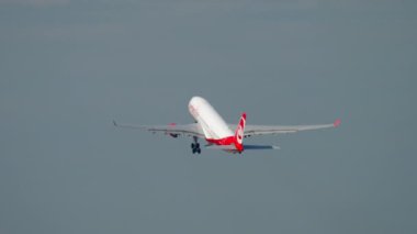 Airberlin Airbus 330 kalkış