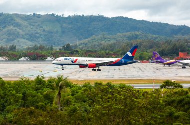 Boeing Azurair açılış yaklaşım