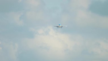 KLM Cityhopper Embraer 190 yaklaşıyor