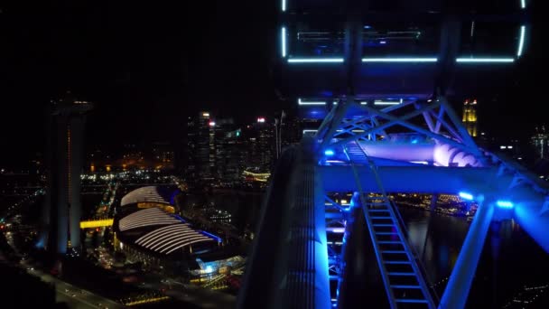 Városképet gazdagító épületnek szánták kilátás Singapore Flyer — Stock videók