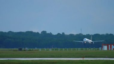 Erken sabah açılış uçak