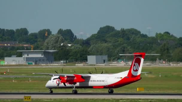 Airberlin Bombardier Dash 400 wyjazdu — Wideo stockowe