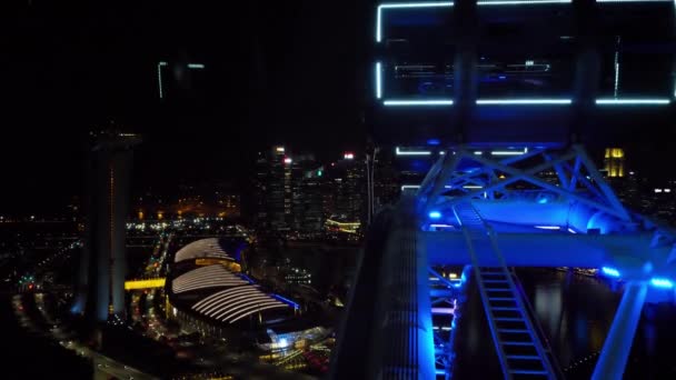 Widok miasta od diabelskiego młyna Singapore Flyer — Wideo stockowe