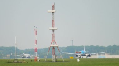 KLM Boeing 737 hızlandırmak ve kalkış
