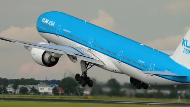 Départ du Boeing 777 de KLM Royal Dutch Airlines — Video