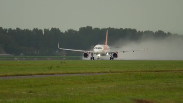 EasyJet Airbus 320 przyspieszenia — Wideo stockowe