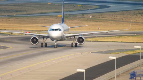 Lufthansa Airbus 320 τροχοδρόμησης — Αρχείο Βίντεο