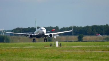 Transavia Boeing 737 yaklaşıyor