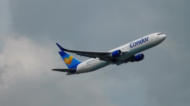Condor Boeing 767 wyjazd — Wideo stockowe