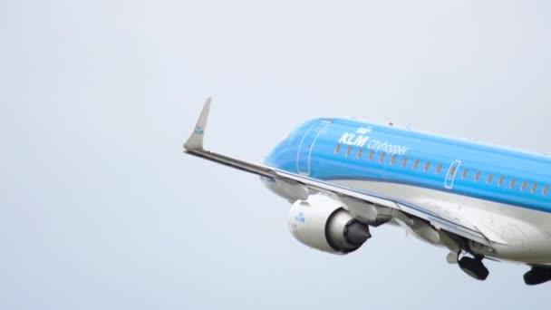 KLM Cityhopper Embraer 190 despegue — Vídeos de Stock