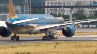 Boeing 787 hizmetten çekme