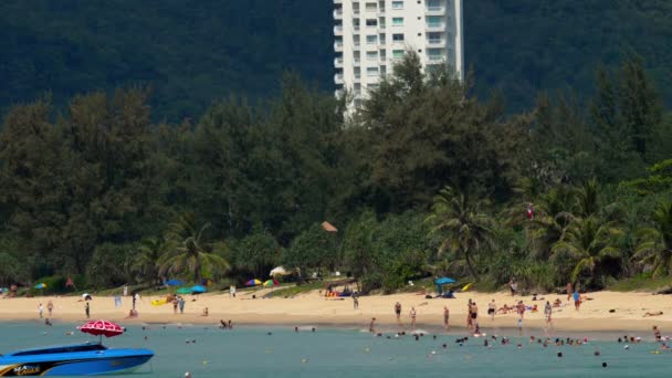 High season in Karon beach in Phuket — Stock Video