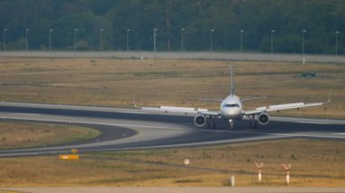 Lufthansa Airbus 320 Taksilemek