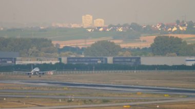 Erken sabah açılış uçak