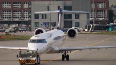 Bombardier Crj 900 servise çekme