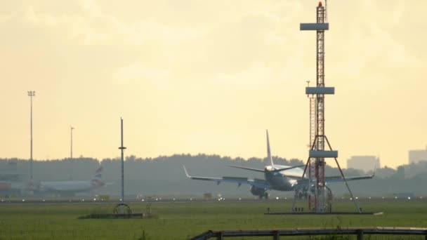 KLM Cityhopper Embraer ERJ-190 atterraggio — Video Stock