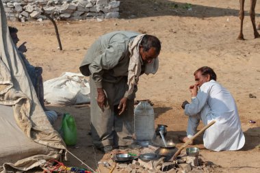 Pushkar Fuarı'nda Hintli erkek