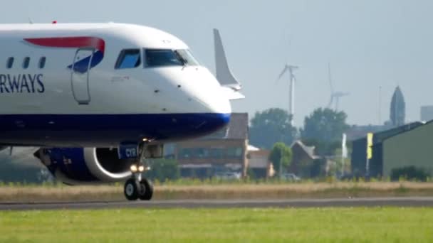 Brit Aairways Embraer 190 leszállás — Stock videók