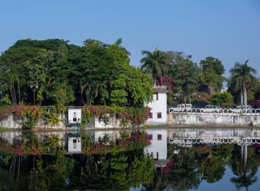 Göl PICHOLA Udaipur içinde