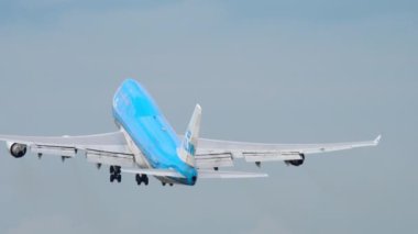 KLM Boeing 747 kalkış