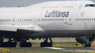 Boeing 747 açmak gidiş daha önce başlatmak için