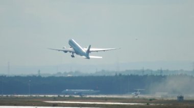 Hava Kanada Boeing 777 kalkış