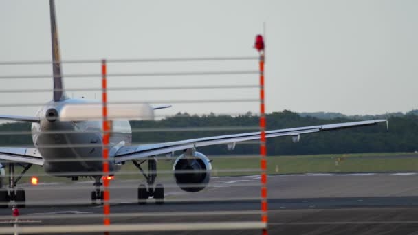 飞机起飞前的位置 — 图库视频影像
