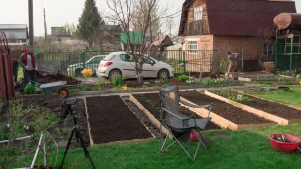 Familia în grădină, timelapse — Videoclip de stoc