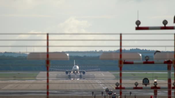 喷气式飞机着陆 — 图库视频影像