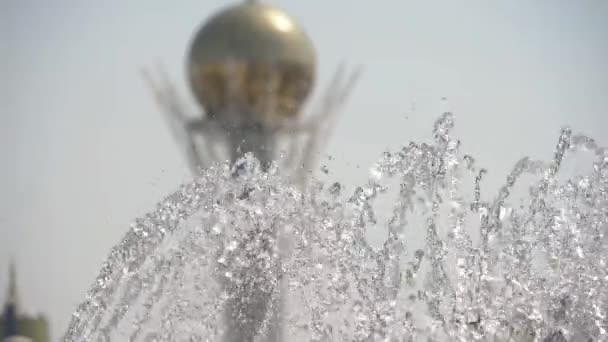 Brunnen in Nur-Sultan, der Hauptstadt Kasachstans — Stockvideo
