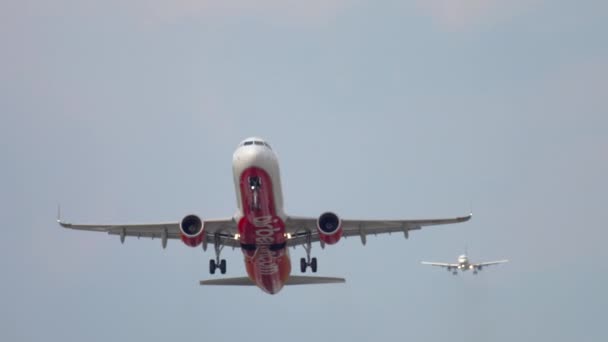 Airbus A320 AirBerlin вылет — стоковое видео